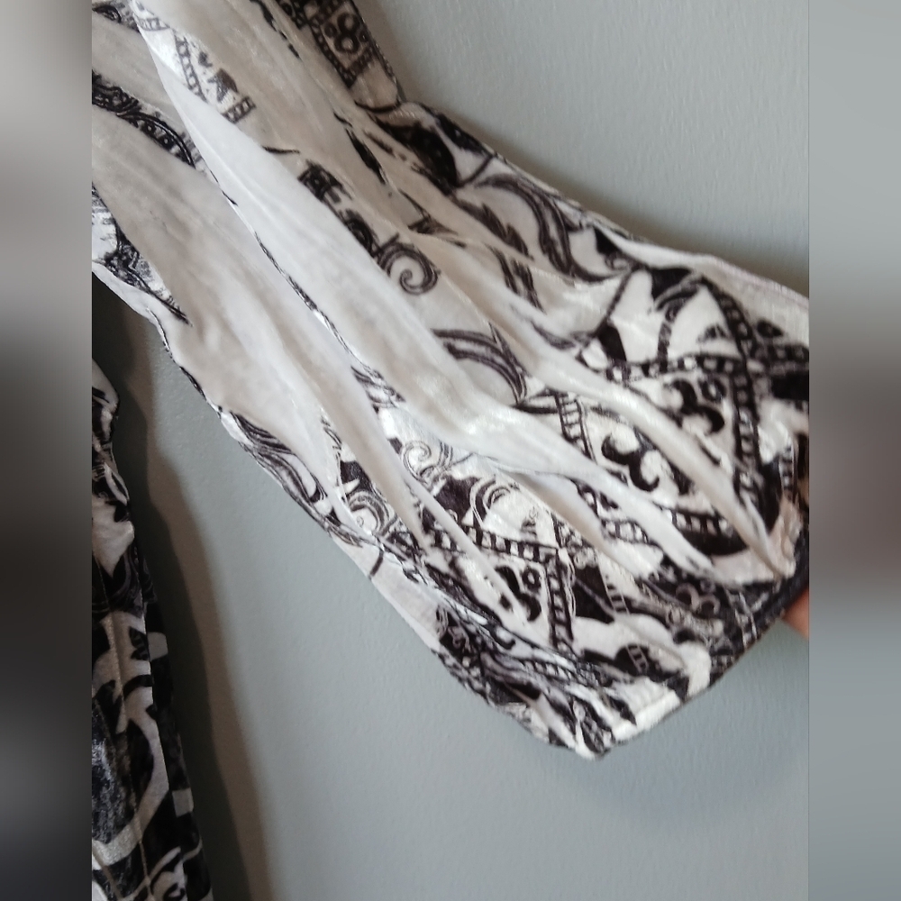 Apt. 9 Black & White Graphic Velvet Tunic Women's Size 3X Whimsygoth Office - Picture 2 of 6